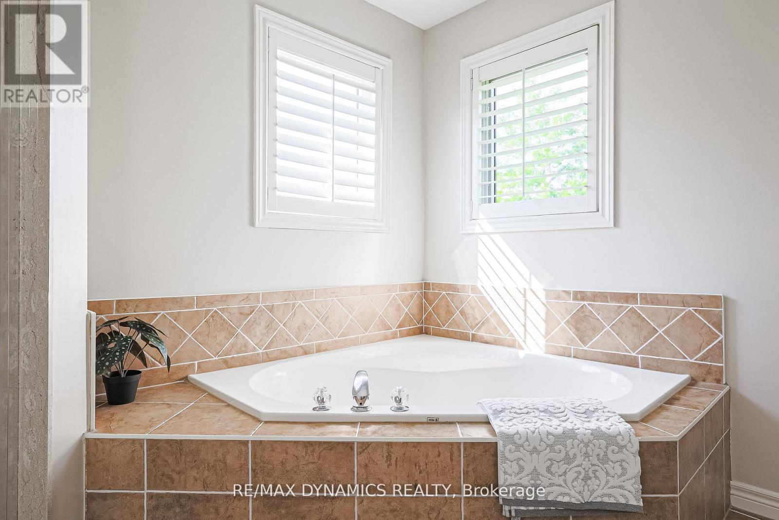 2381 Grand Oak Trail, Oakville, Ontario  L6M 4V4 - Photo 35 - W13125000