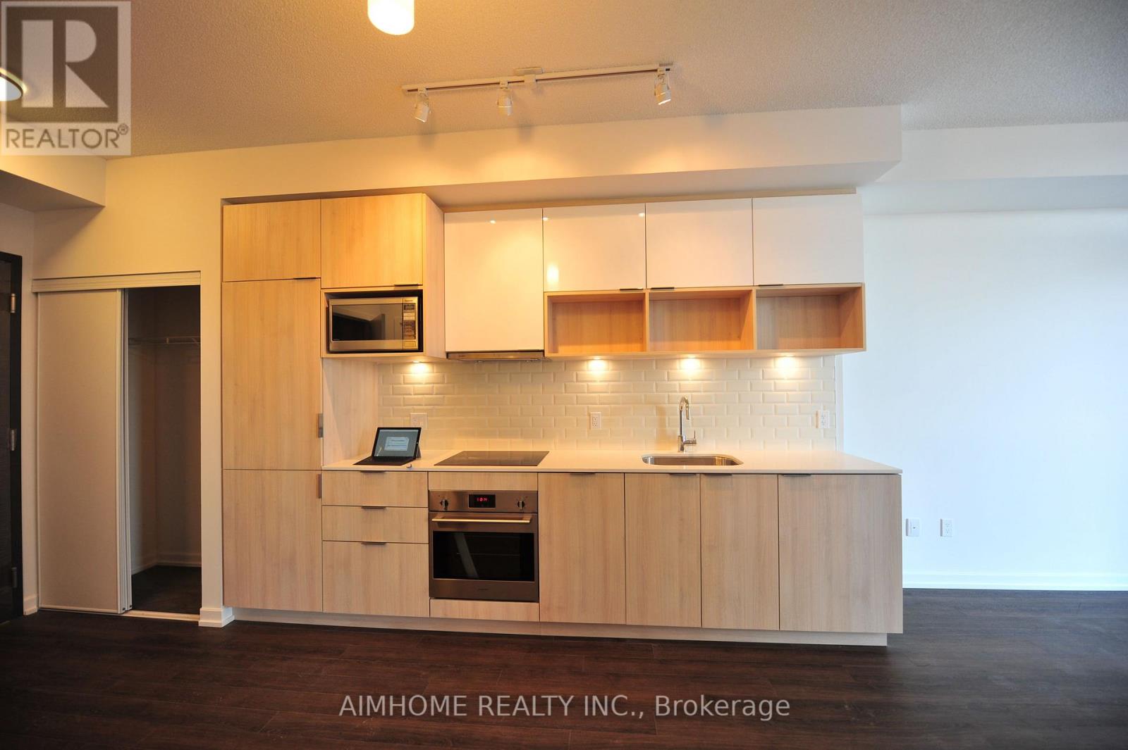 506 - 52 FOREST MANOR ROAD, Toronto, Ontario