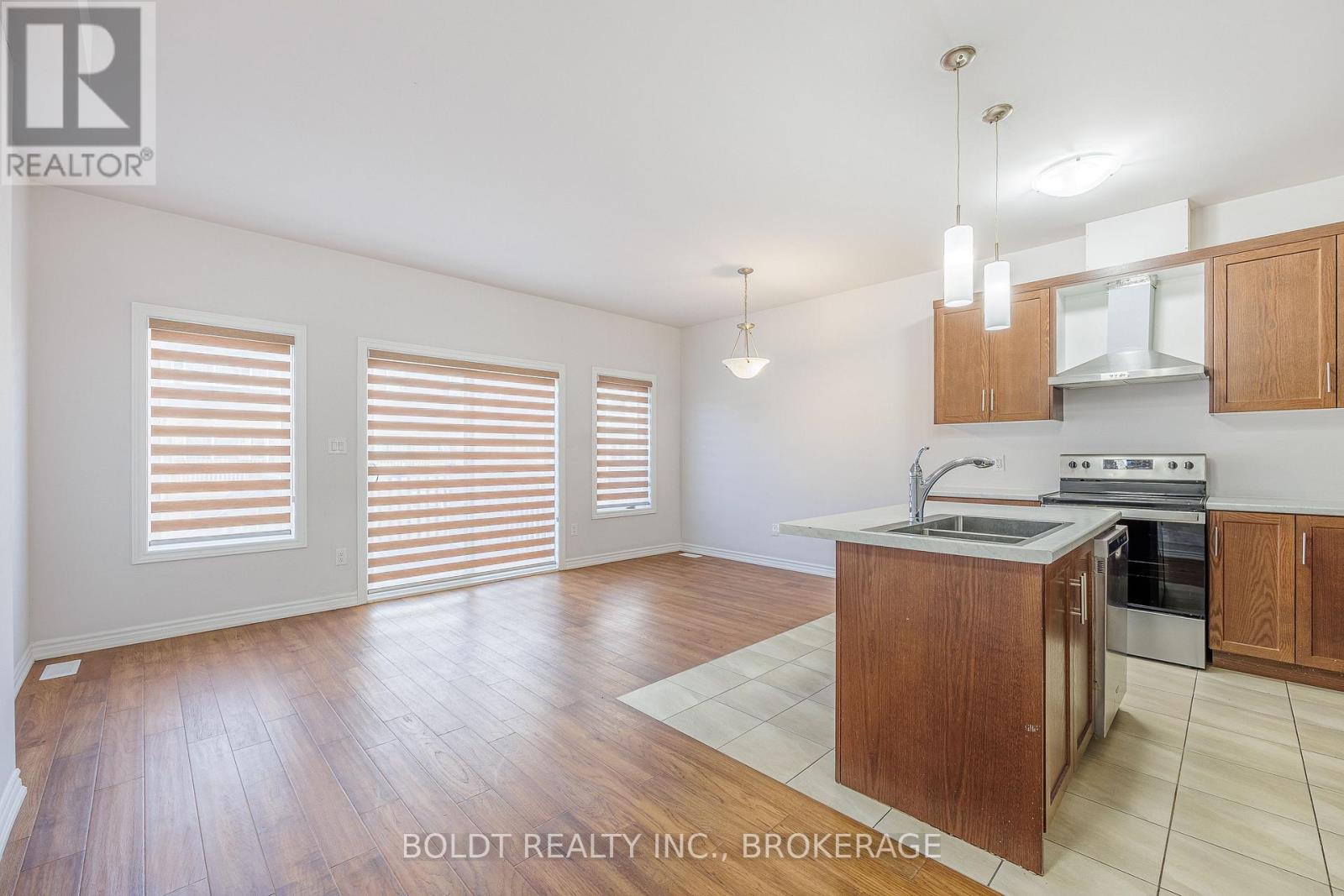 187 Iva Street, Welland, Ontario  L3B 1W4 - Photo 3 - X13125124