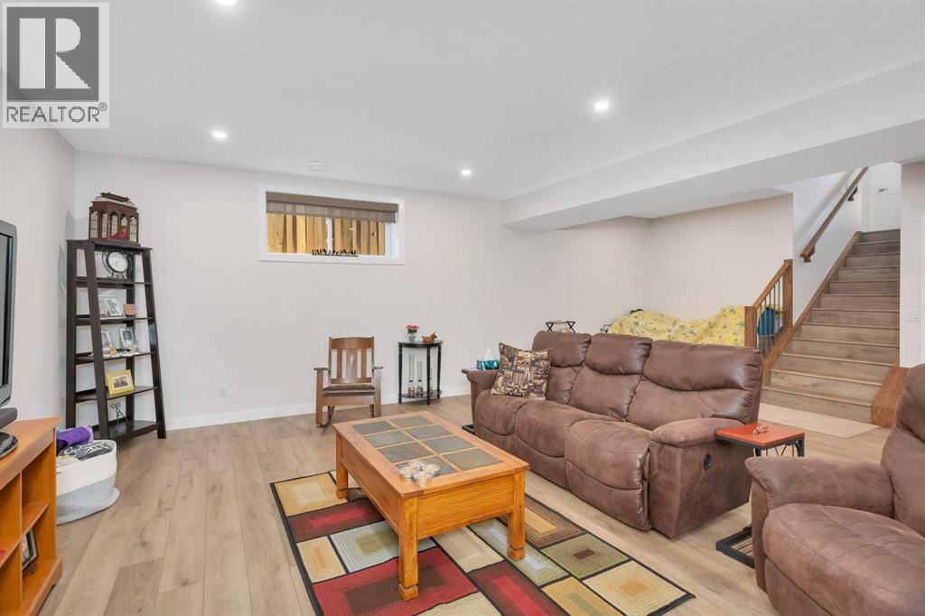11 Vireo Avenue, Olds, Alberta  T4H 0G2 - Photo 32 - A2311090