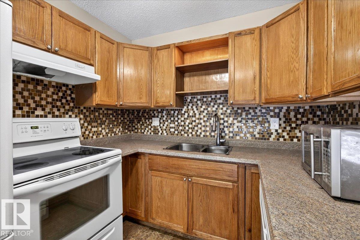 15621 83a St NW, Edmonton, Alberta  T5Z 2R6 - Photo 11 - E4477757