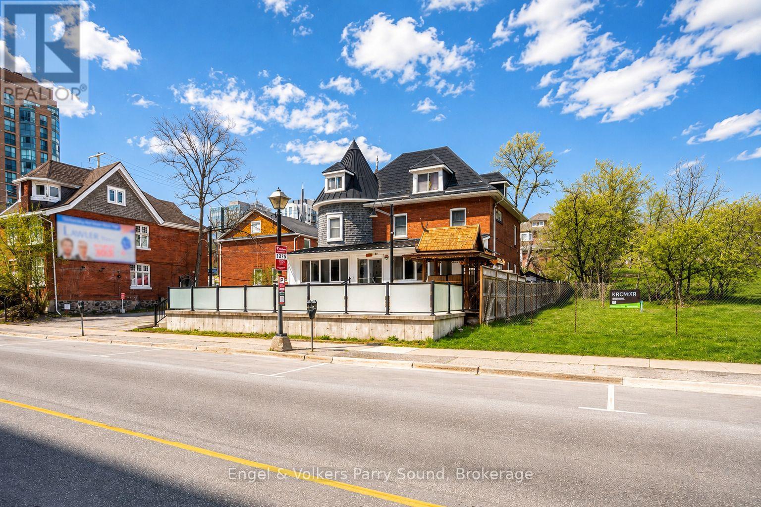 168 DUNLOP STREET E, Barrie, Ontario