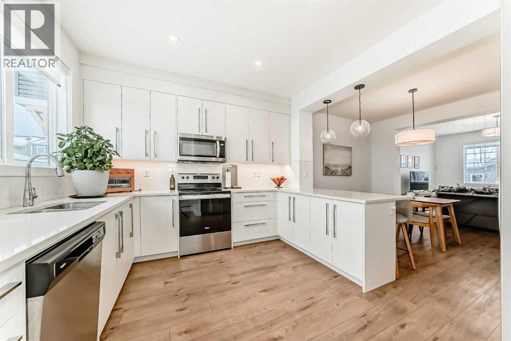 106 Dawson Harbour Grove, Chestermere, Alberta  T1X 2S4 - Photo 9 - A2310343