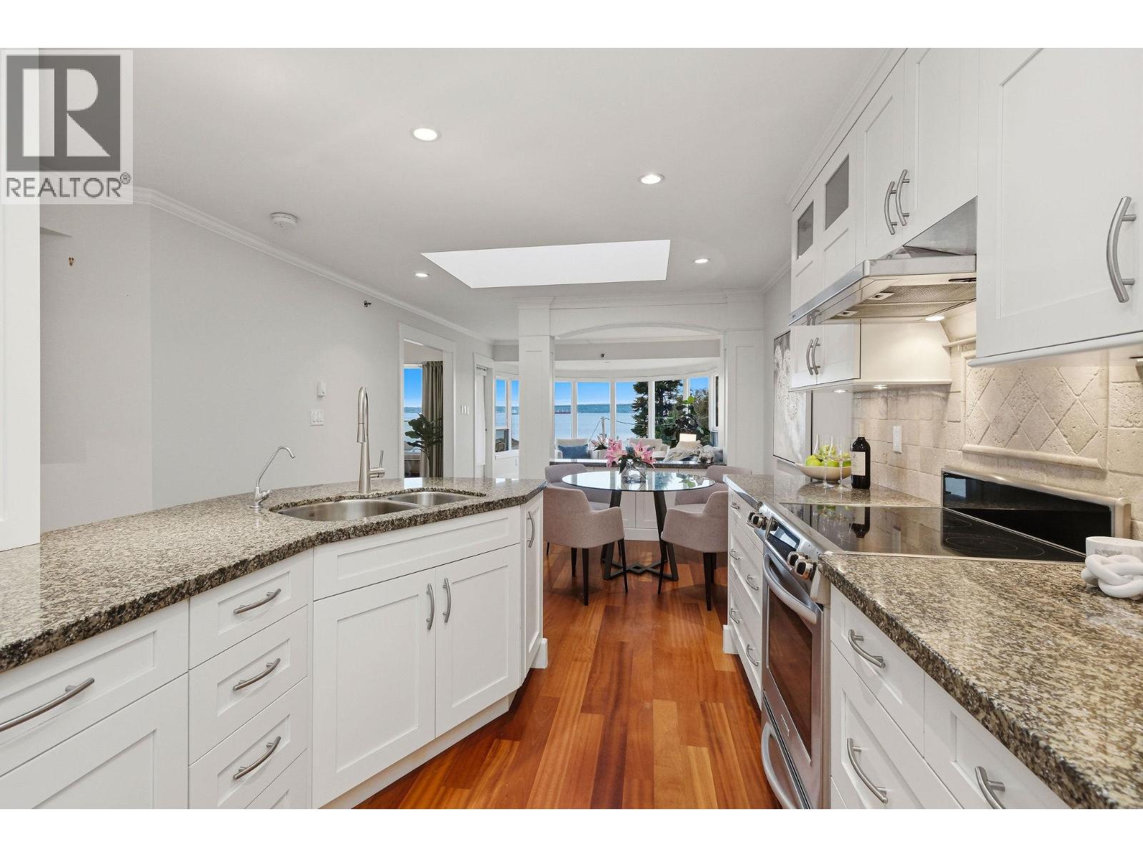 302 2455 Bellevue Avenue, West Vancouver, British Columbia  V7V 1E1 - Photo 8 - R3102717