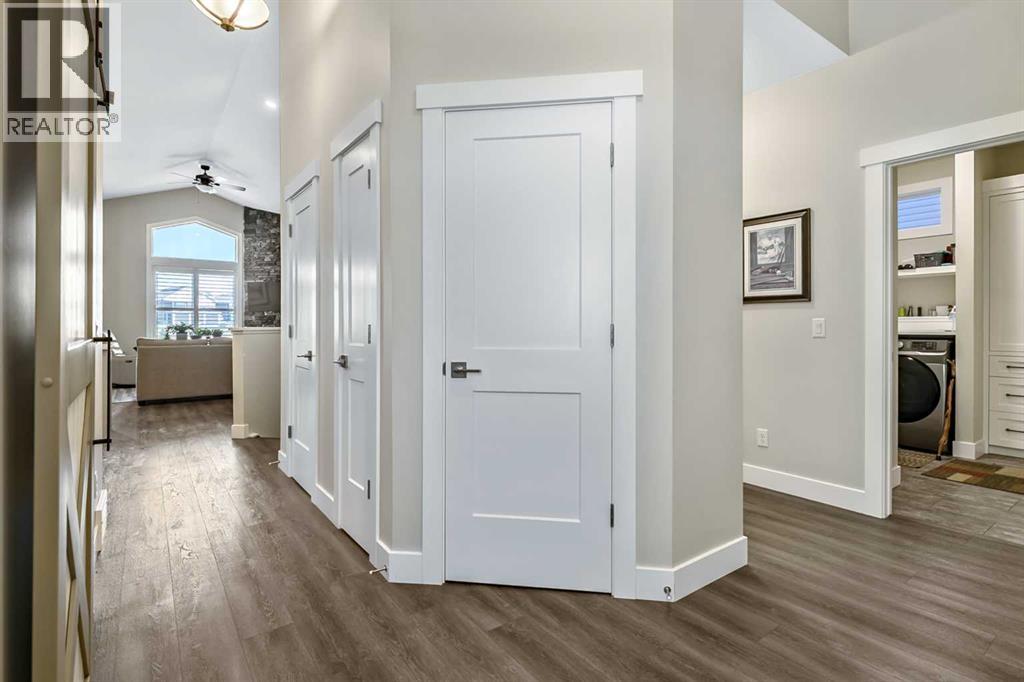30 Highwood Drive NW, Okotoks, Alberta  T1S 5S3 - Photo 4 - A2309379
