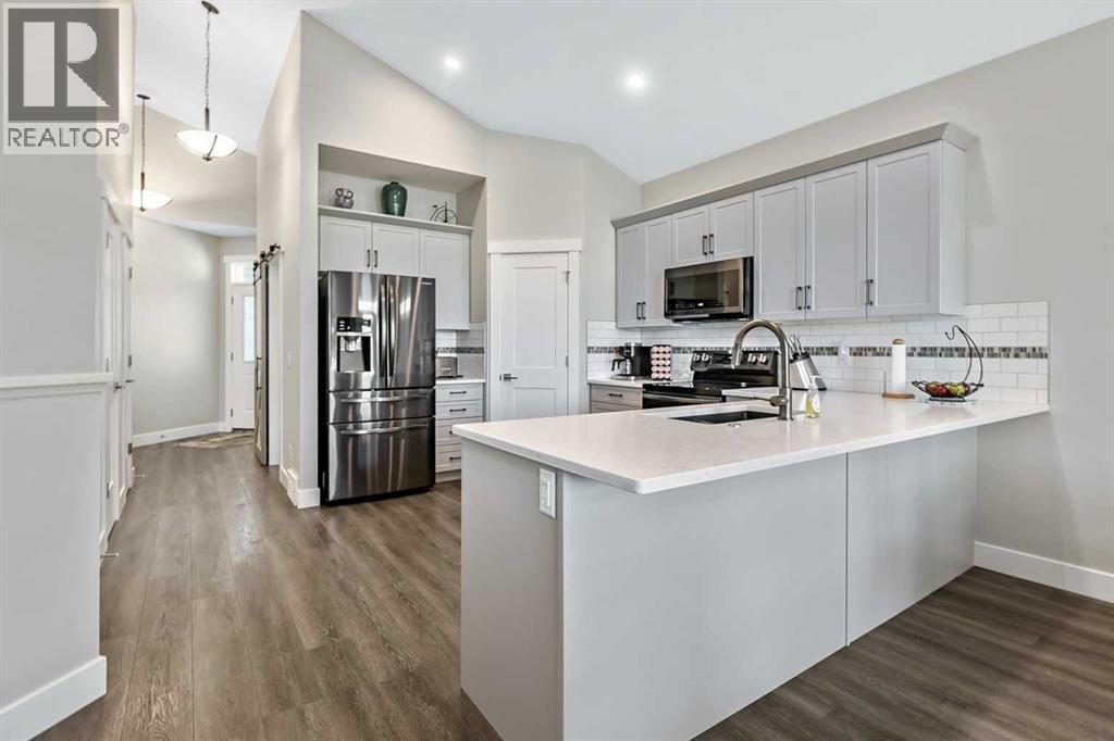 30 Highwood Drive NW, Okotoks, Alberta  T1S 5S3 - Photo 8 - A2309379