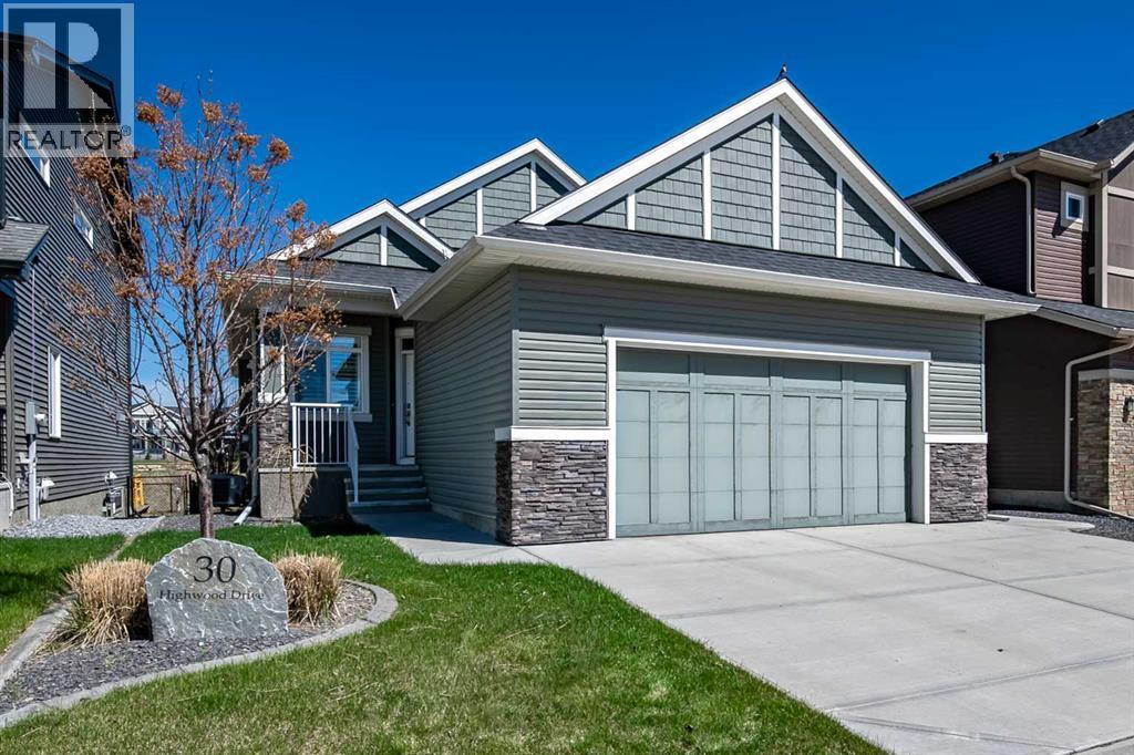 30 Highwood Drive NW, Okotoks, Alberta  T1S 5S3 - Photo 2 - A2309379