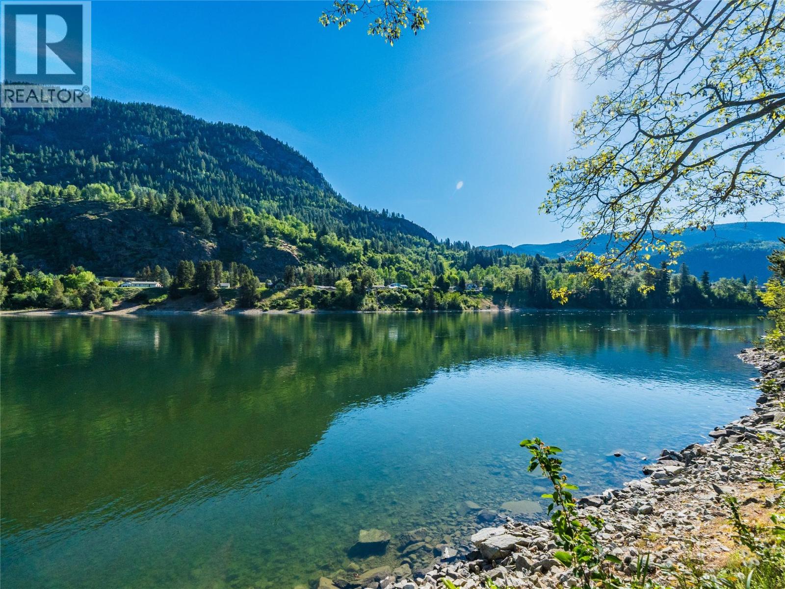 225 2nd Avenue, Castlegar, British Columbia