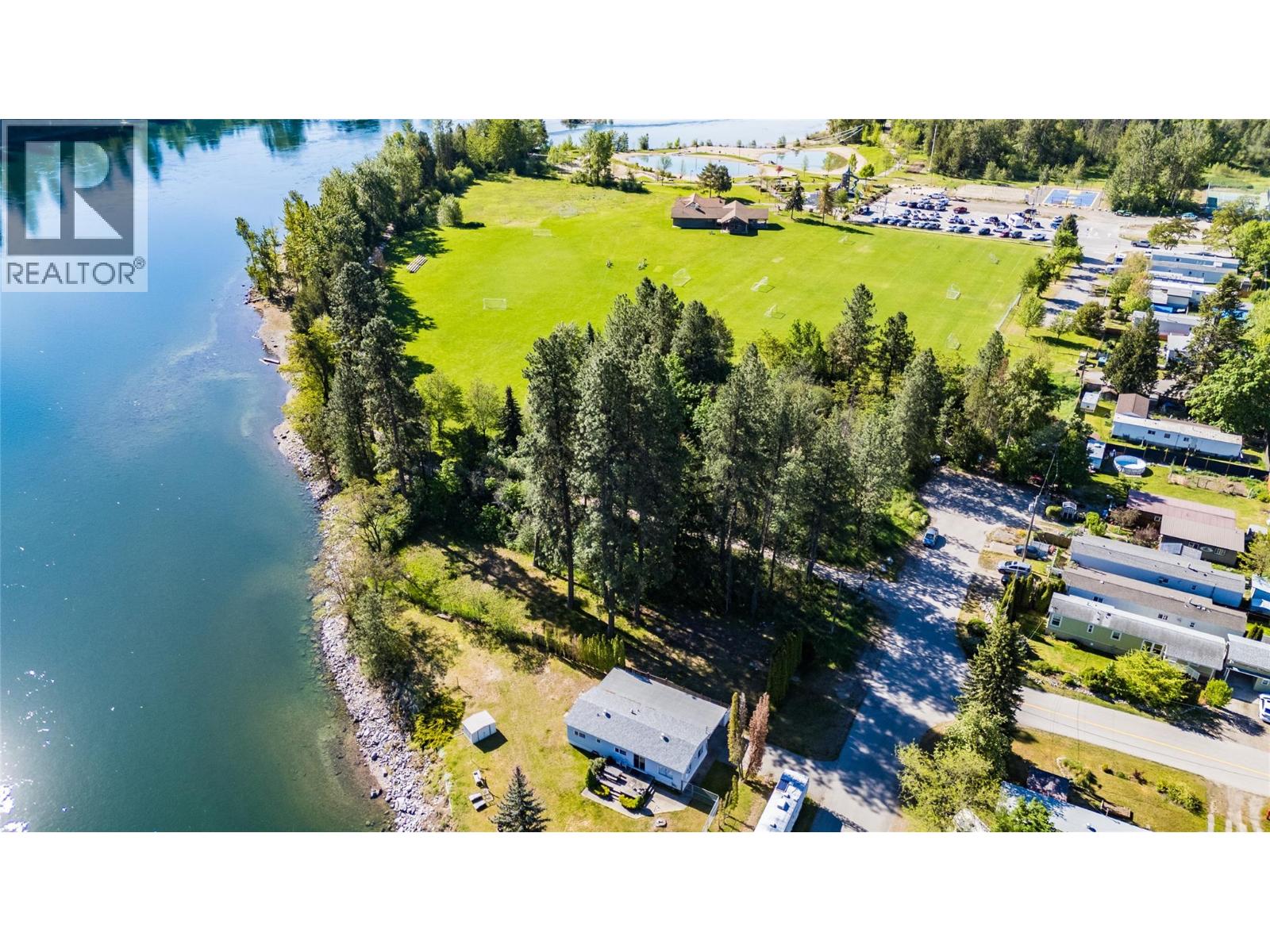 225 2nd Avenue, Castlegar, British Columbia  V1N 3C2 - Photo 17 - 10386871