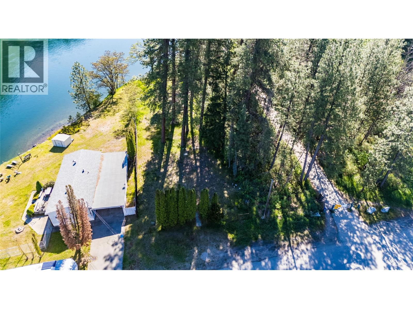 225 2nd Avenue, Castlegar, British Columbia  V1N 3C2 - Photo 5 - 10386871