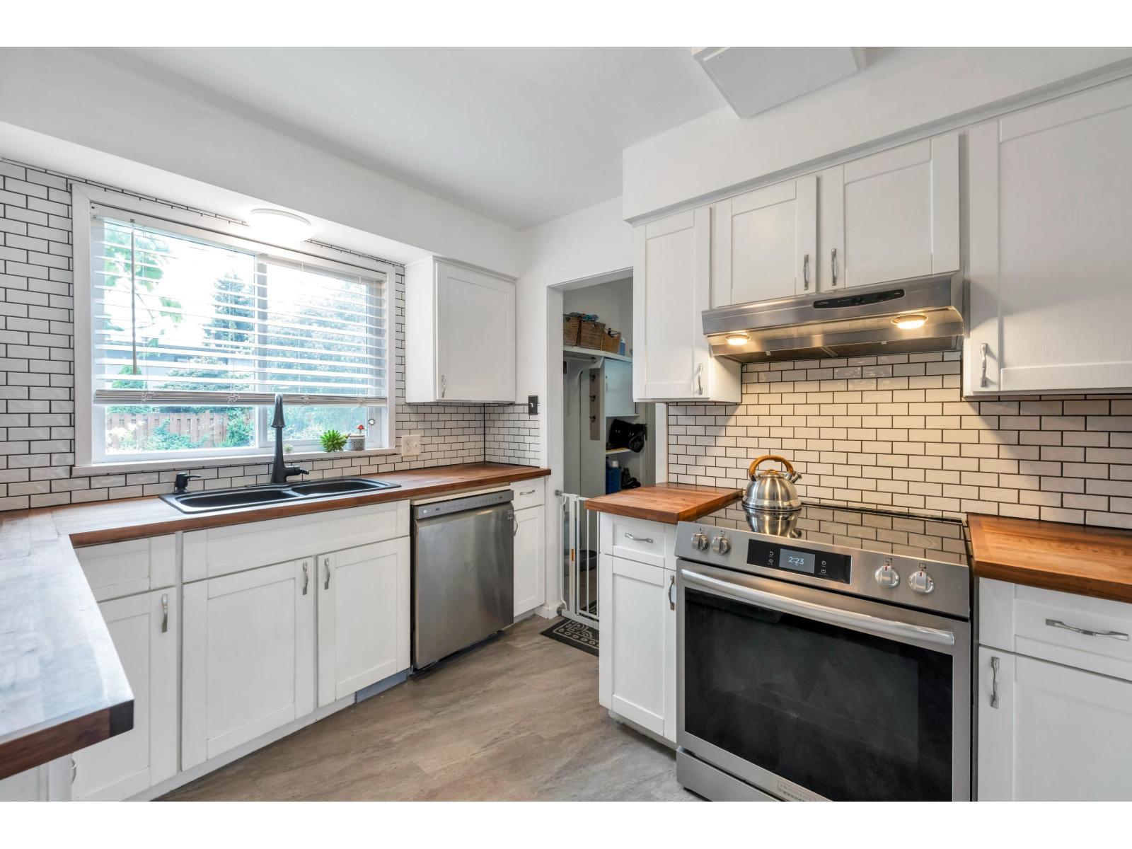 33318 Holland Avenue, Abbotsford, British Columbia  V2S 1E9 - Photo 4 - R3122487