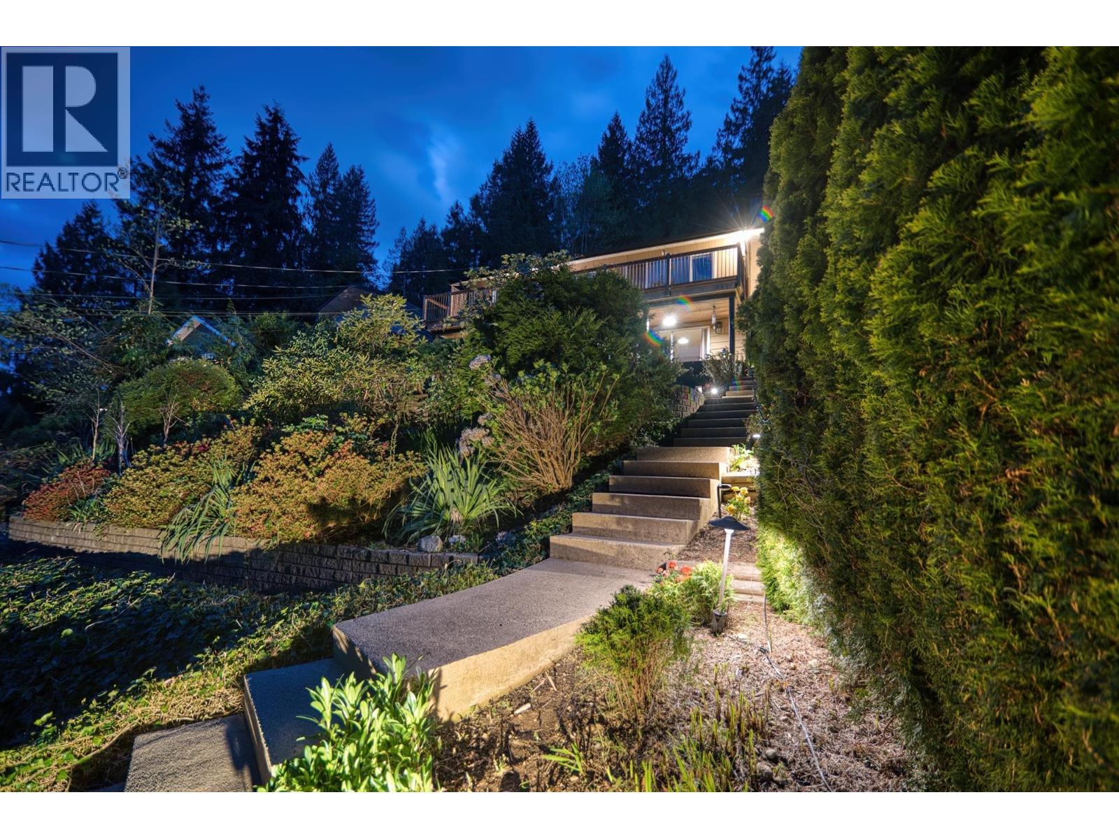 1849 North Road, Gibsons, British Columbia  V0N 1V1 - Photo 34 - R3113426