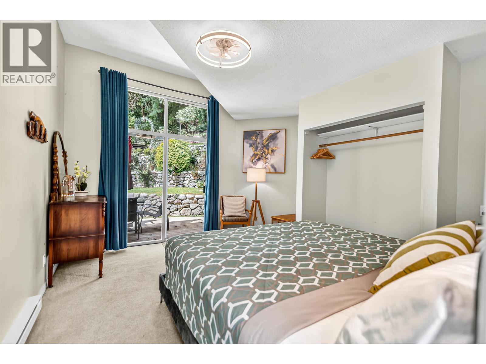 1849 North Road, Gibsons, British Columbia  V0N 1V1 - Photo 15 - R3113426