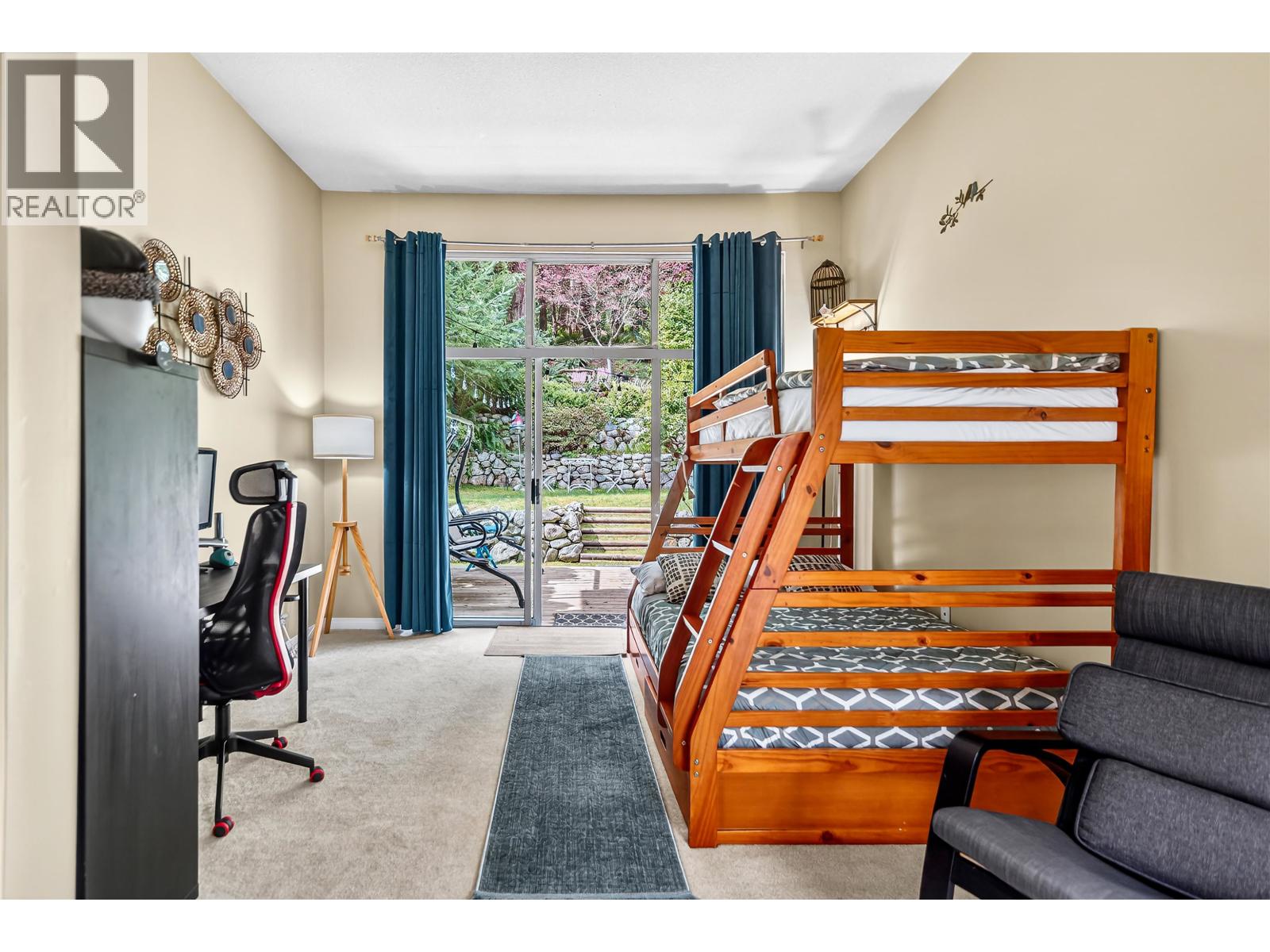 1849 North Road, Gibsons, British Columbia  V0N 1V1 - Photo 12 - R3113426