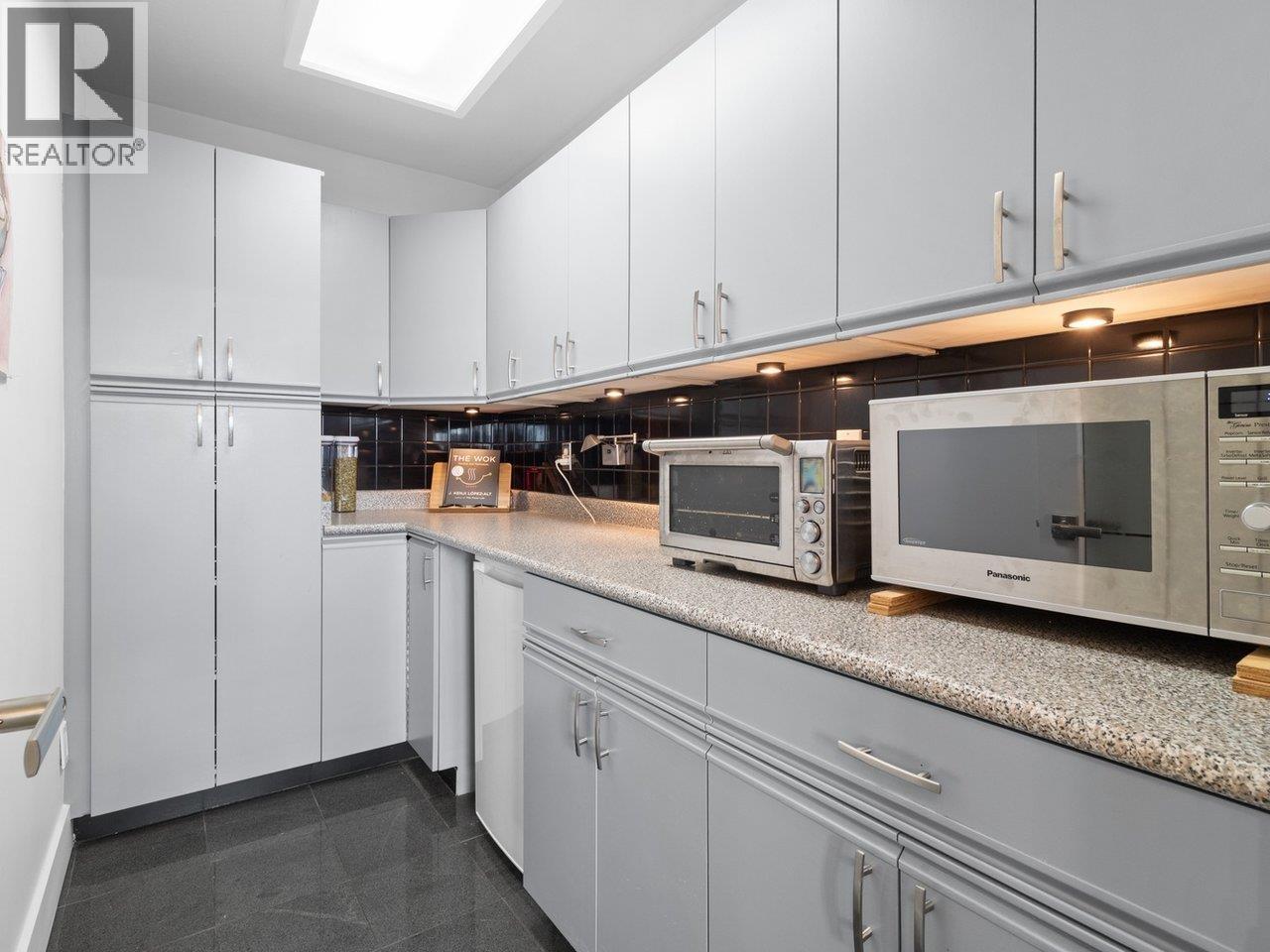 2401 6055 Nelson Avenue, Burnaby, British Columbia  V5H 4L4 - Photo 13 - R3123401