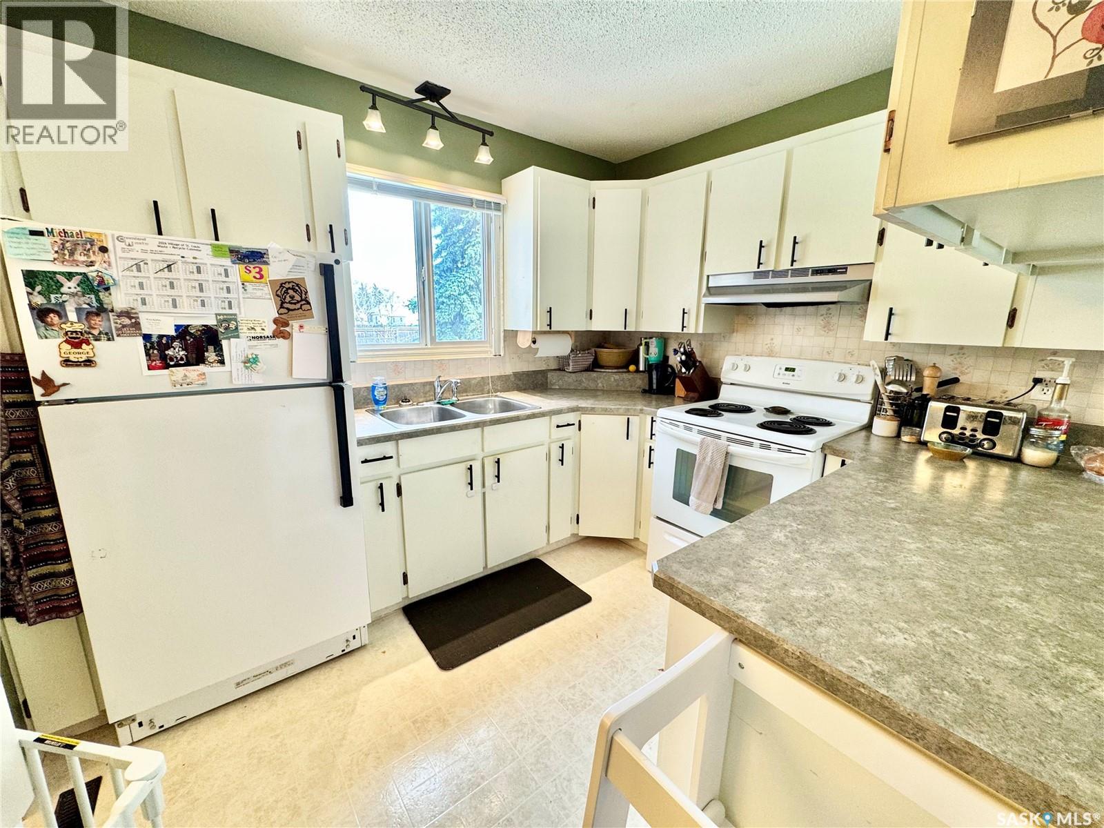 148 2nd Street, St. Louis, Saskatchewan  S0J 2C0 - Photo 3 - SK035923