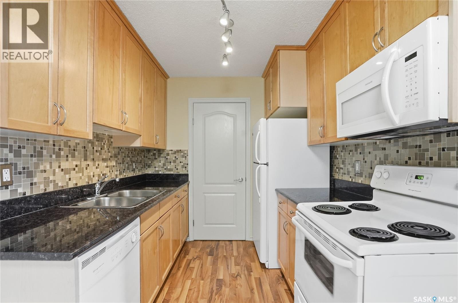 301 E 1121 Mckercher Drive, Saskatoon, Saskatchewan  S7H 5B8 - Photo 11 - SK035911