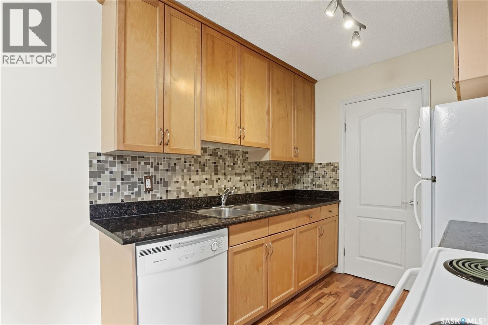 301 E 1121 Mckercher Drive, Saskatoon, Saskatchewan  S7H 5B8 - Photo 12 - SK035911