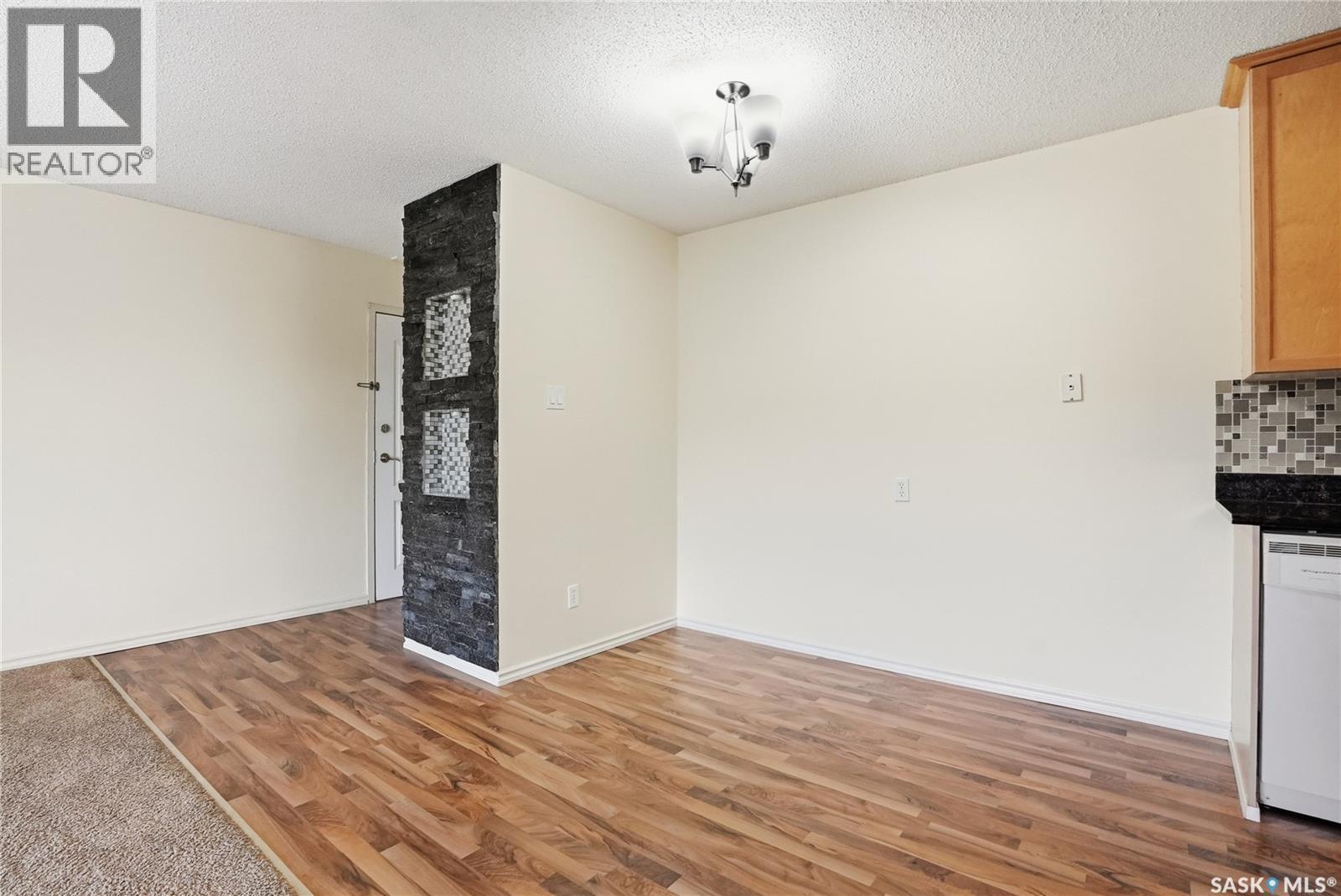 301 E 1121 Mckercher Drive, Saskatoon, Saskatchewan  S7H 5B8 - Photo 9 - SK035911