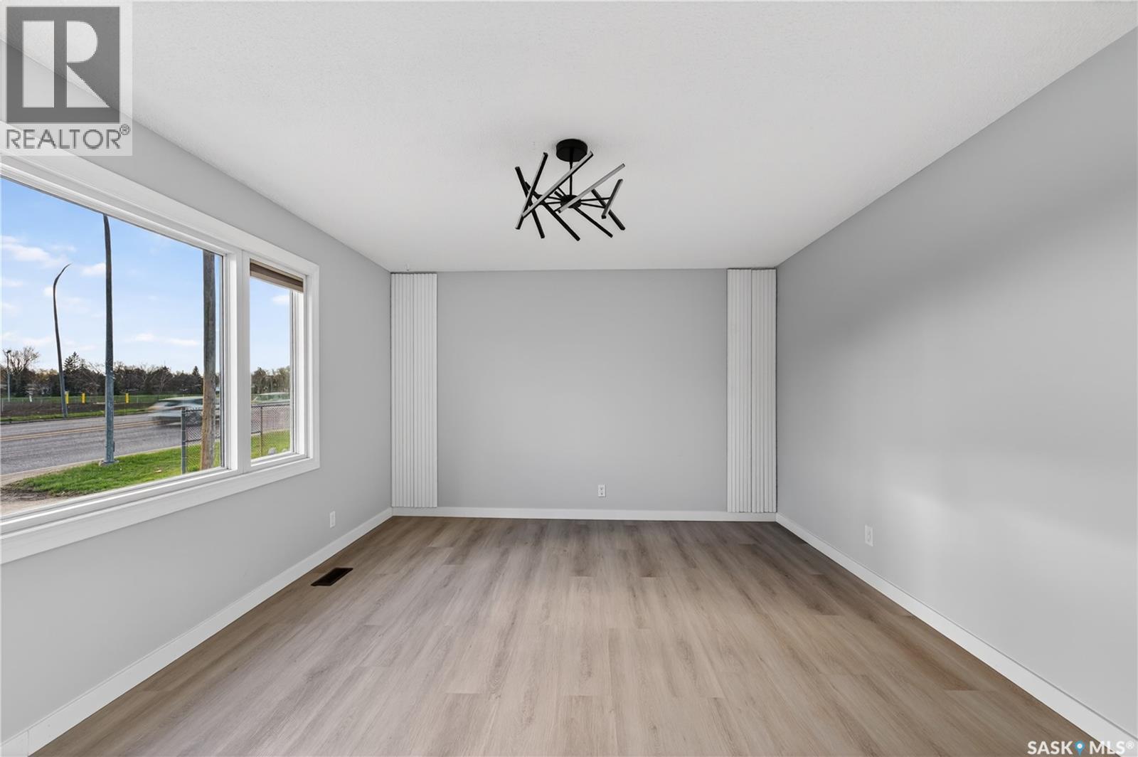 443 Argyle Street N, Regina, Saskatchewan  S4R 4C9 - Photo 4 - SK035810
