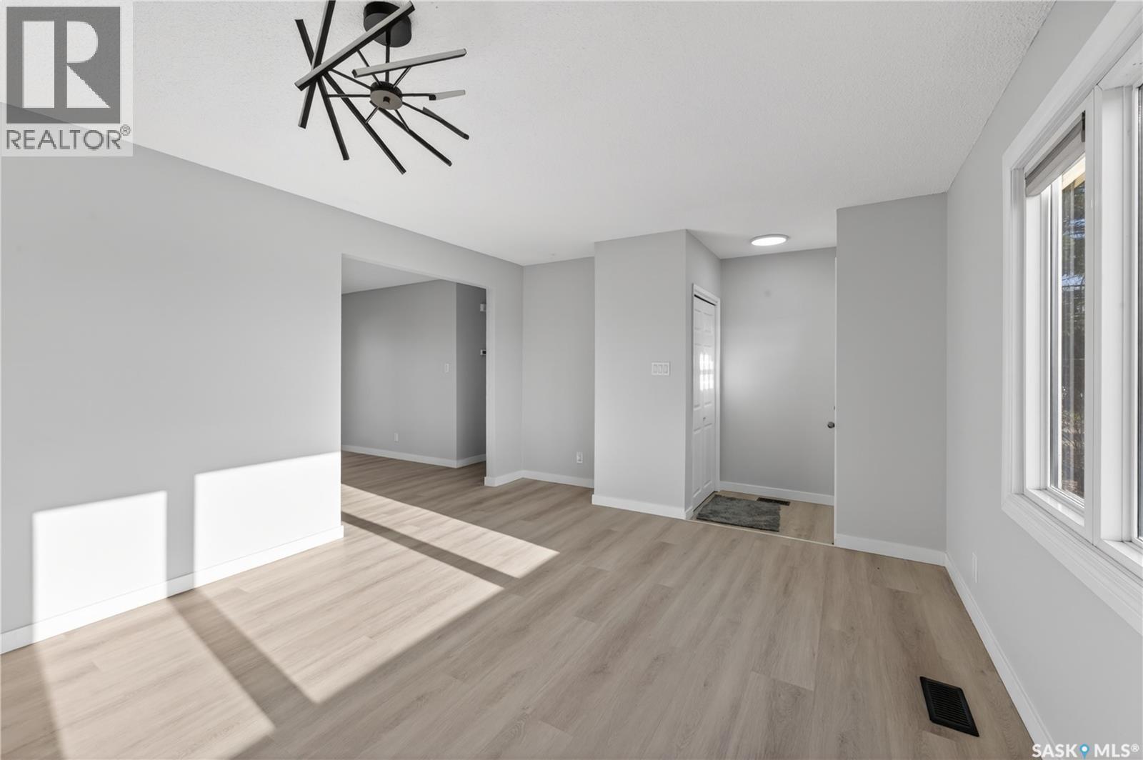 443 Argyle Street N, Regina, Saskatchewan  S4R 4C9 - Photo 5 - SK035810