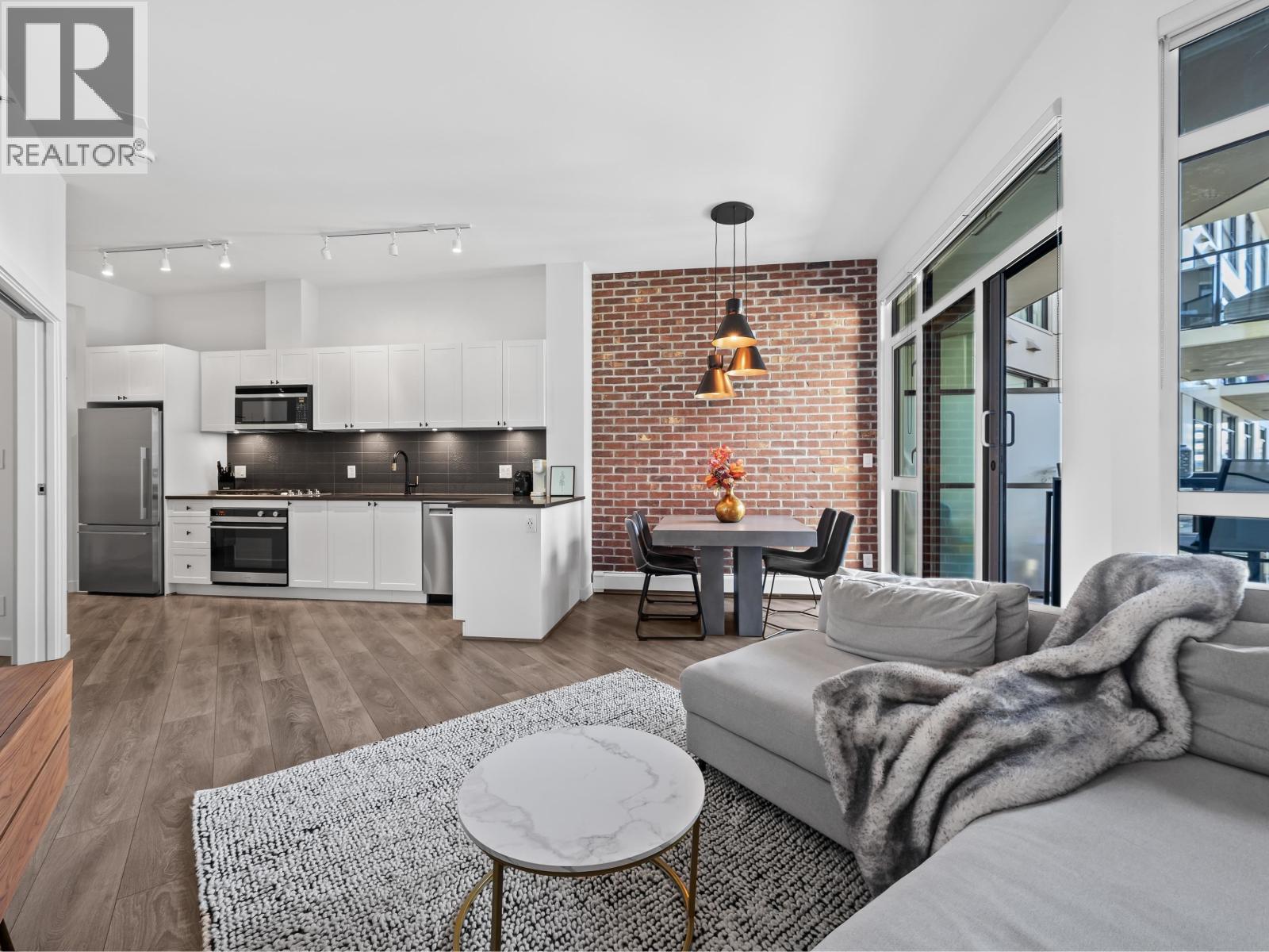 305 105 W 2nd Street, North Vancouver, British Columbia  V7M 0E3 - Photo 2 - R3123440