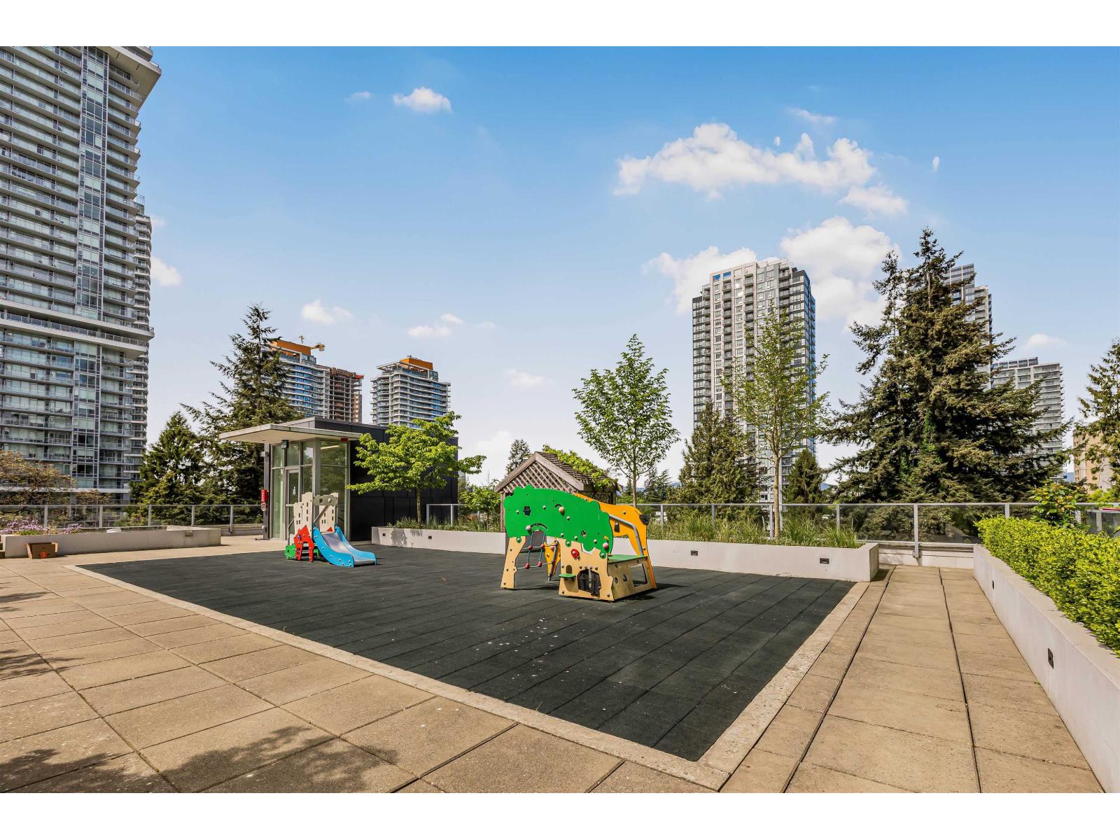 2408 13438 Central Avenue, Surrey, British Columbia V3T 0N2 - Photo 30 - R3123477