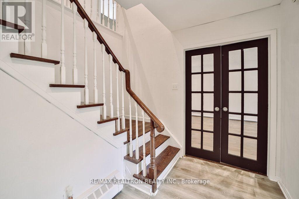 18 Debra Crescent, Barrie, Ontario  L4N 3T1 - Photo 12 - S13125148