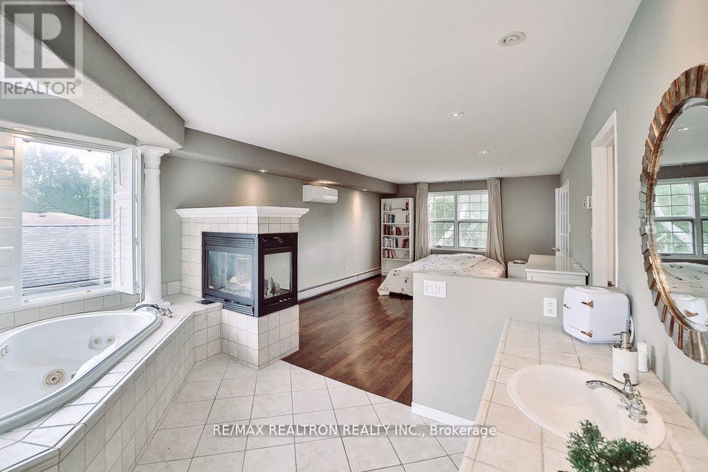 18 Debra Crescent, Barrie, Ontario  L4N 3T1 - Photo 17 - S13125148