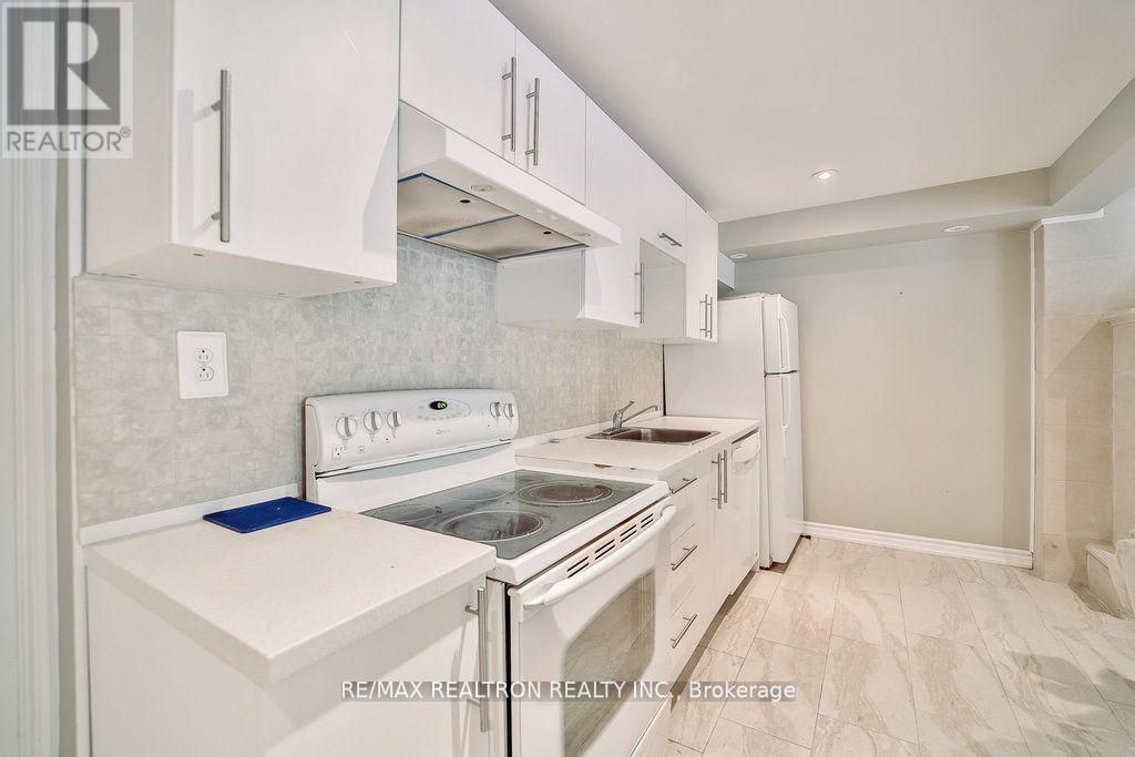 18 Debra Crescent, Barrie, Ontario  L4N 3T1 - Photo 31 - S13125148