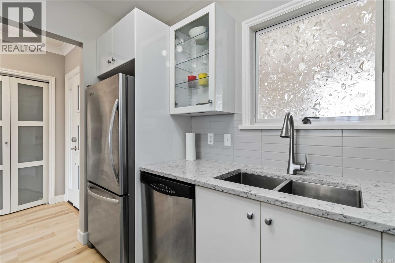 303 50 Songhees Rd, Victoria, British Columbia  V9A 7J4 - Photo 15 - 1034653