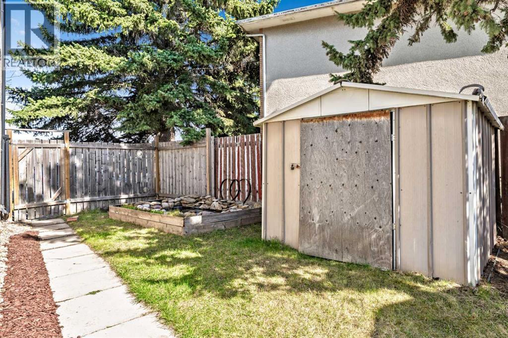 120 Pennsburg Way SE, Calgary, Alberta  T2A 2J5 - Photo 27 - A2308666