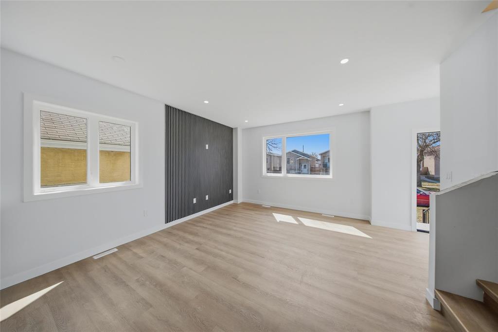 1327 Manitoba Avenue, Winnipeg, Manitoba  R2X 0K8 - Photo 5 - 202610462
