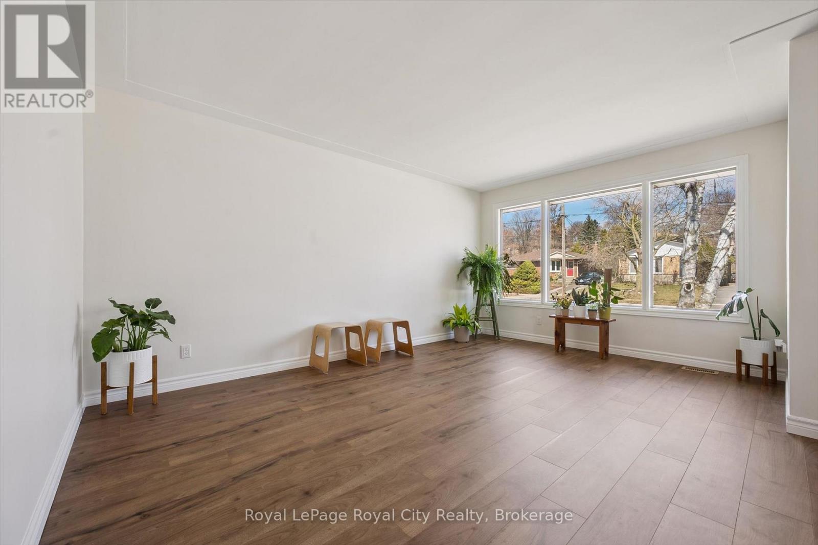 16 Kenwood Crescent, Guelph, Ontario  N1H 6E5 - Photo 6 - X12977064