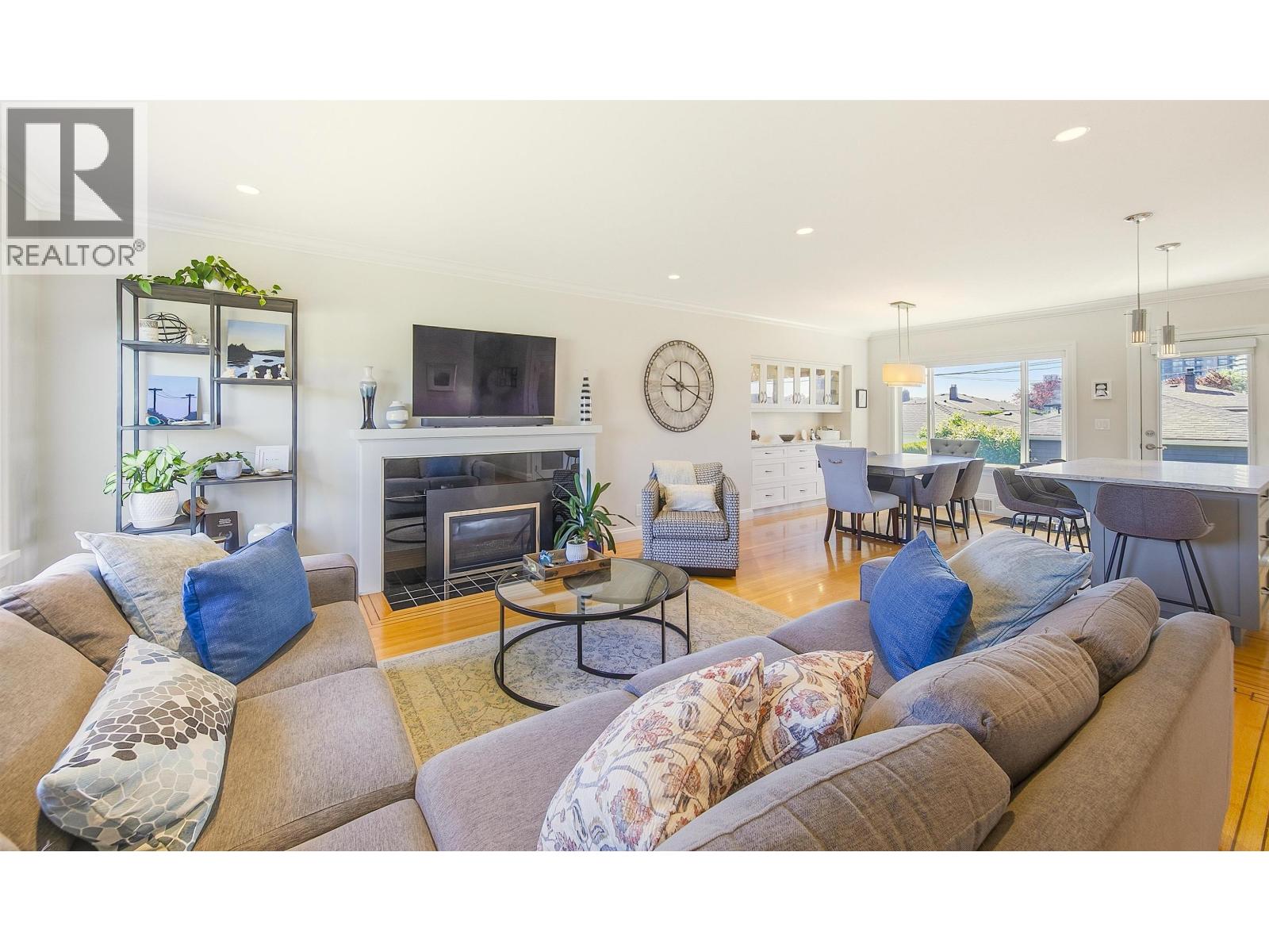 4850 HIGHLAWN DRIVE, Burnaby, British Columbia