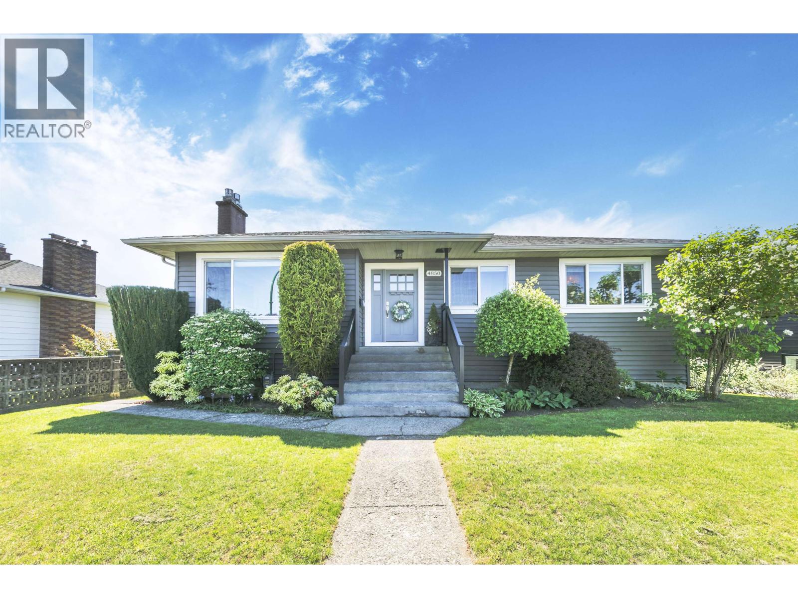 4850 Highlawn Drive, Burnaby, British Columbia  V5C 3T1 - Photo 3 - R3119376