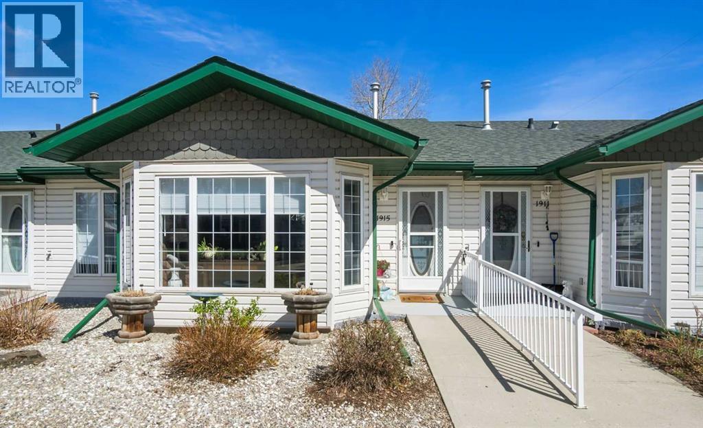 1915 15 Street, Didsbury, Alberta  T0M 0W0 - Photo 1 - A2310182