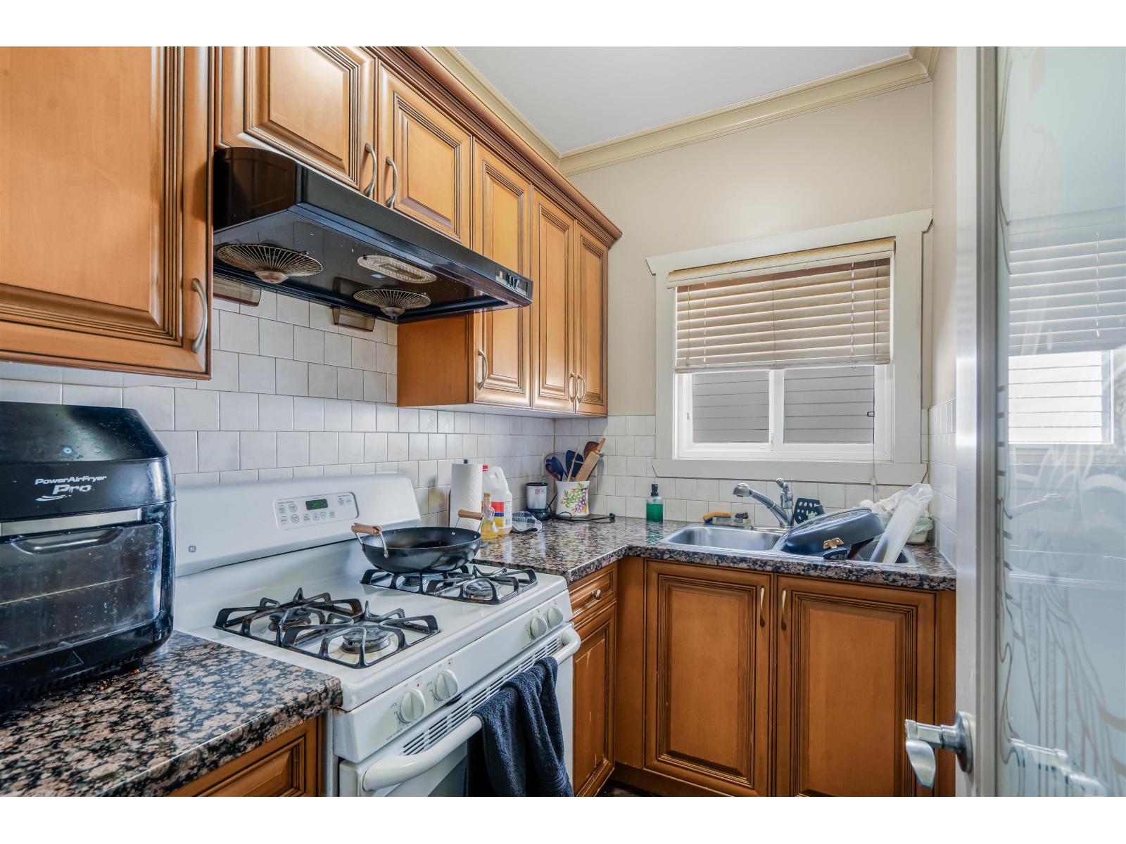 6753 134a Street, Surrey, British Columbia  V3W 5W2 - Photo 13 - R3123402
