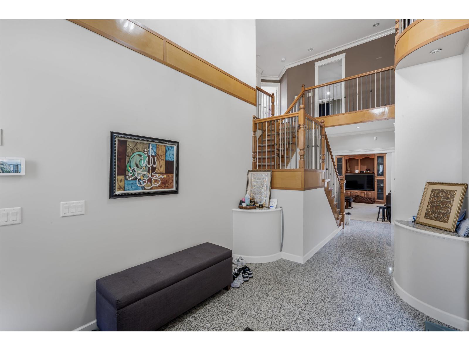 6753 134a Street, Surrey, British Columbia  V3W 5W2 - Photo 4 - R3123402