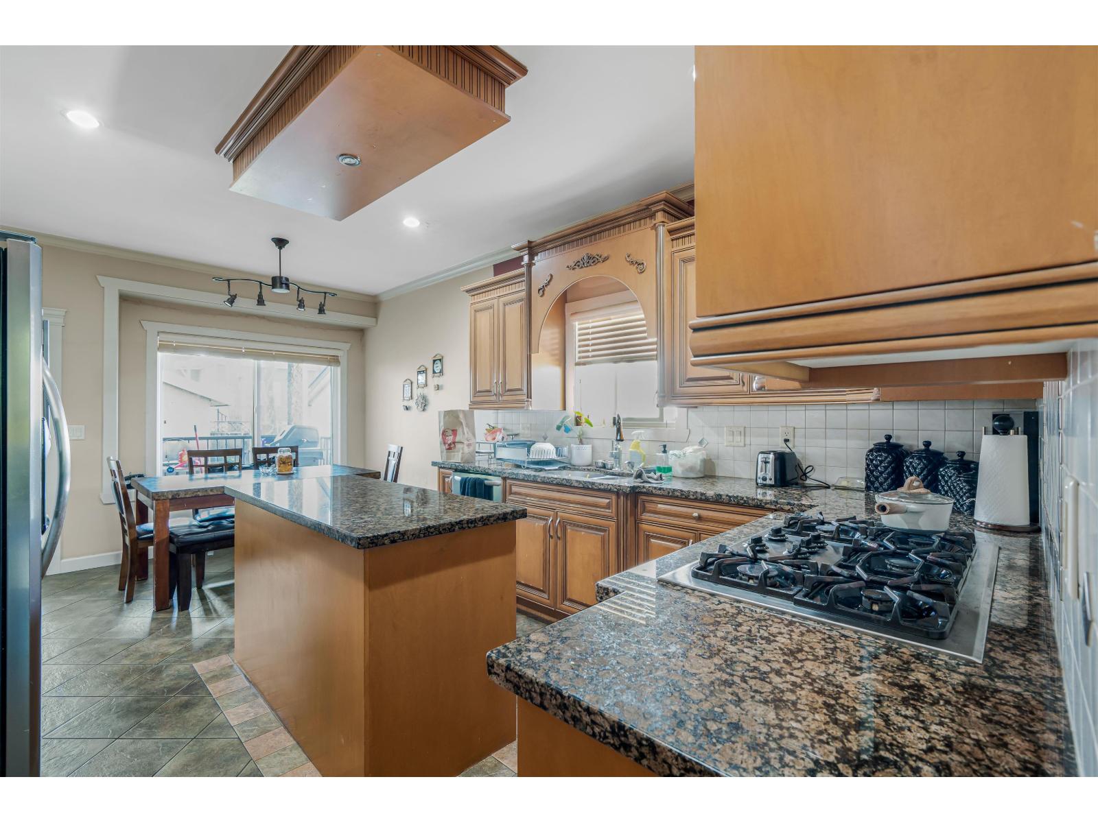 6753 134a Street, Surrey, British Columbia  V3W 5W2 - Photo 11 - R3123402