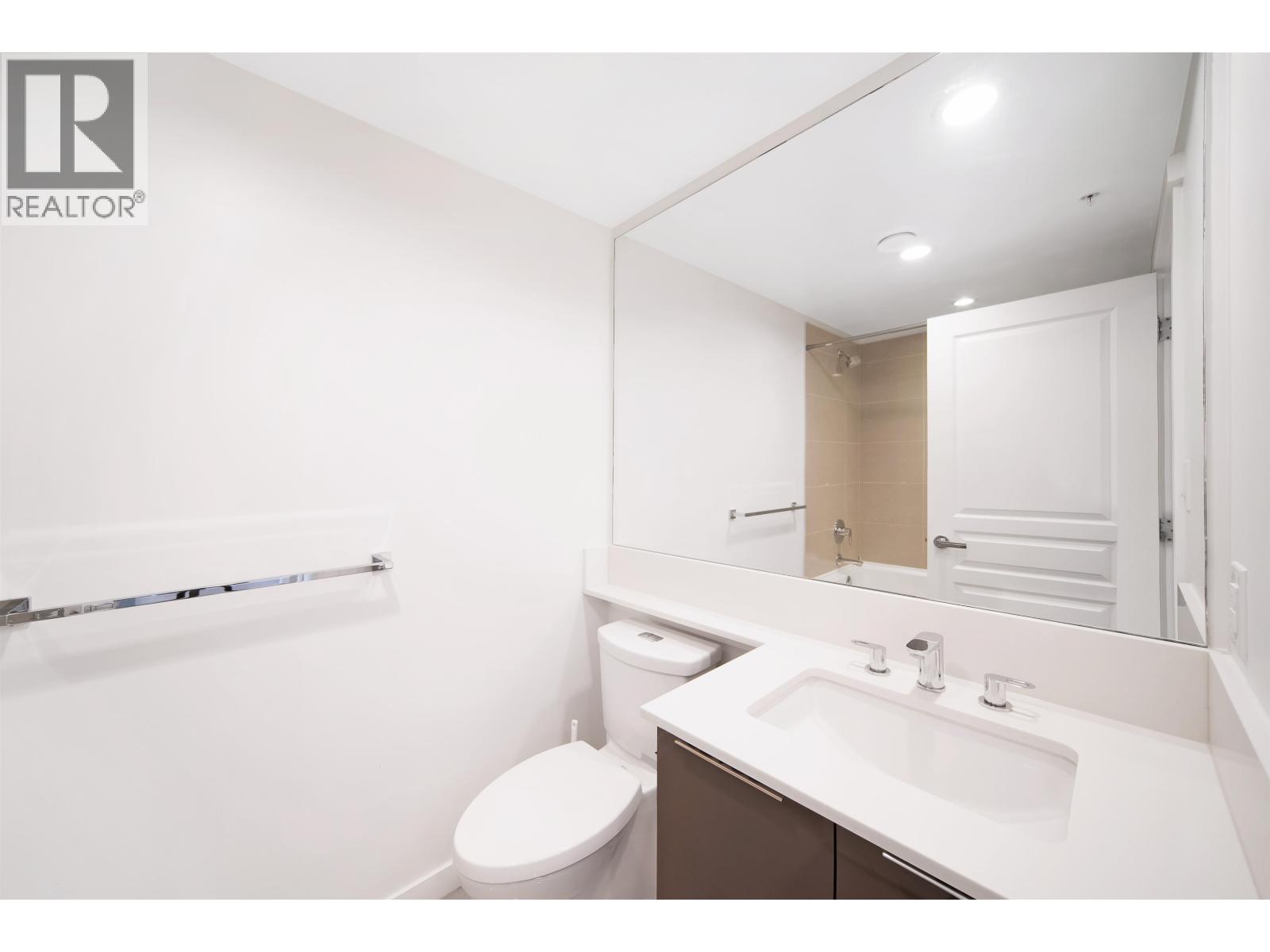 2205 3096 Windsor Gate, Coquitlam, British Columbia  V3B 0P4 - Photo 11 - R3122614