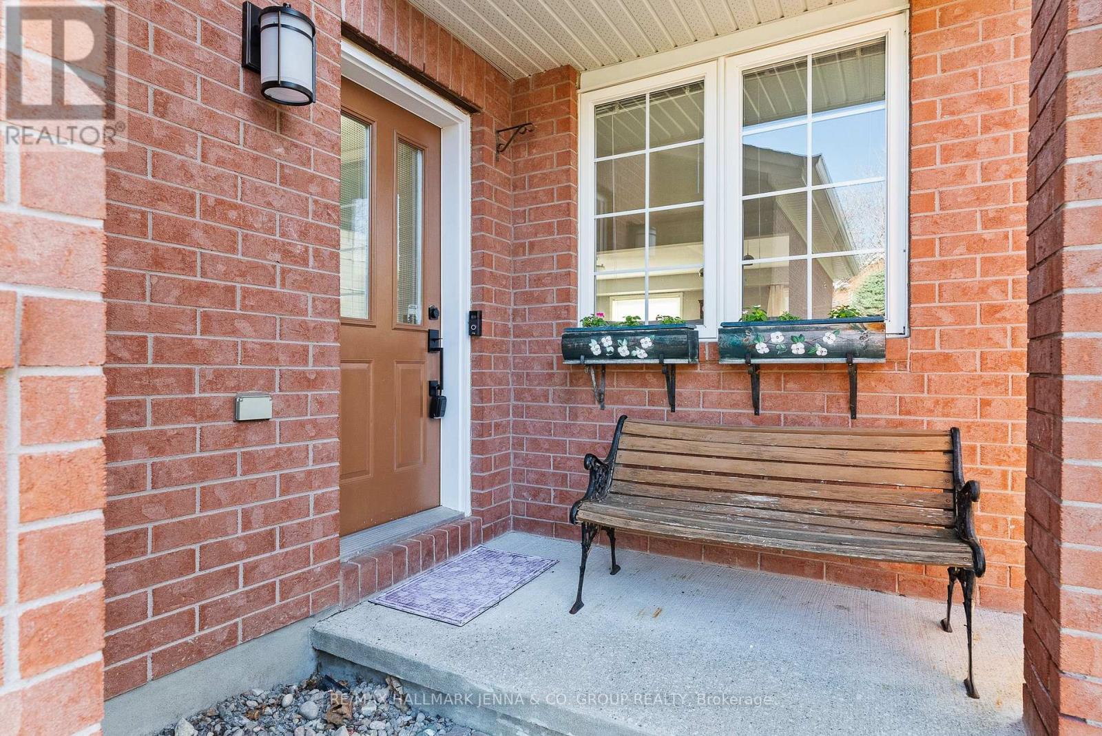 106 Bloomingdale Street, Ottawa, Ontario  K2C 4A4 - Photo 2 - X13125214
