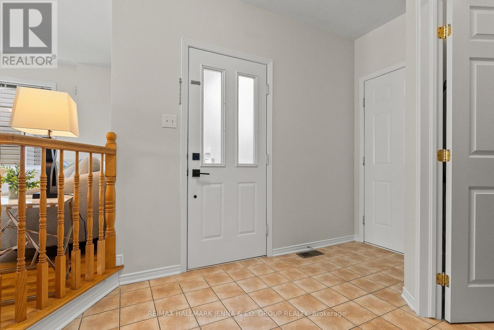 106 Bloomingdale Street, Ottawa, Ontario  K2C 4A4 - Photo 3 - X13125214
