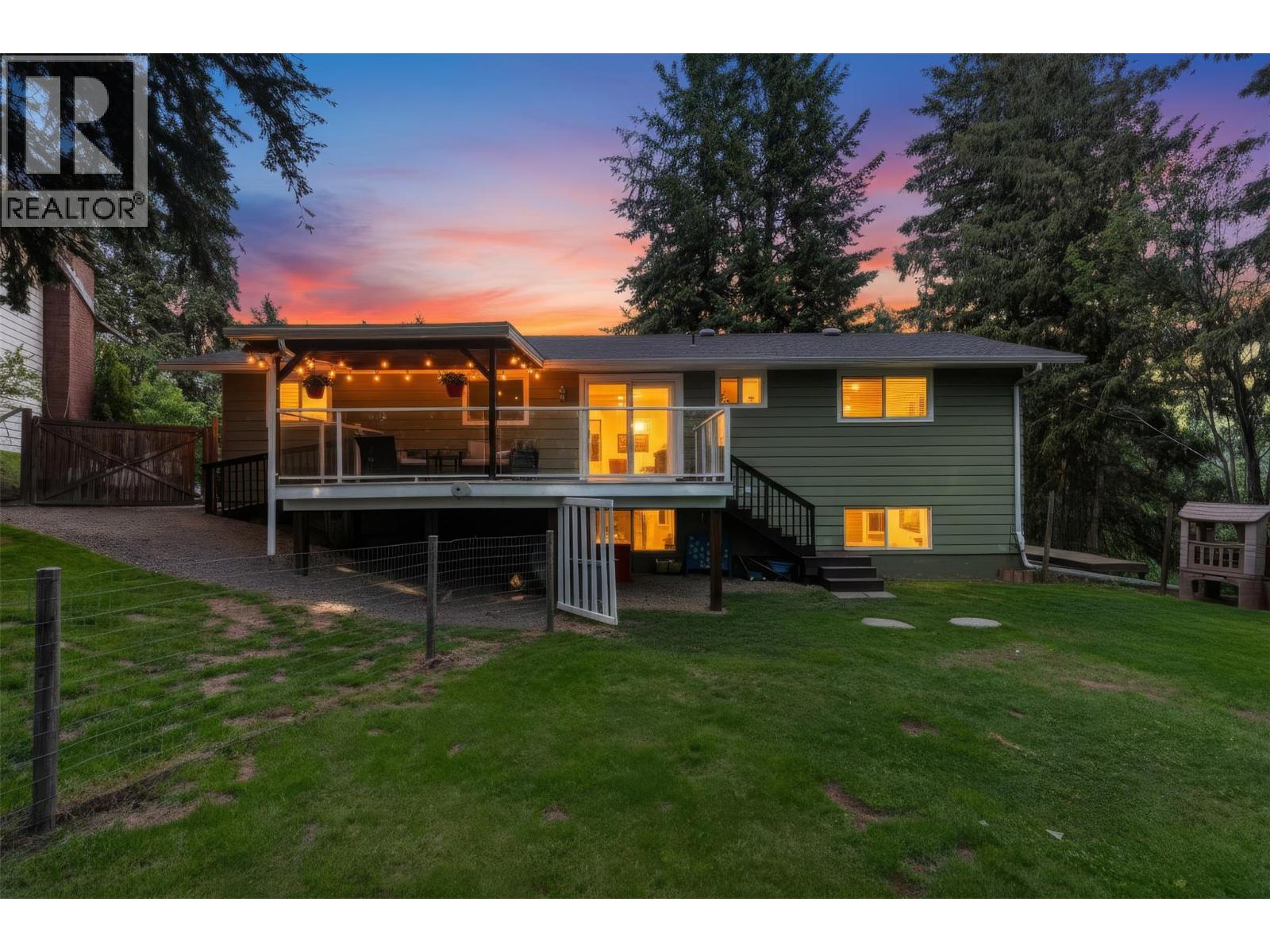 2354 Forest View Place, Blind Bay, British Columbia