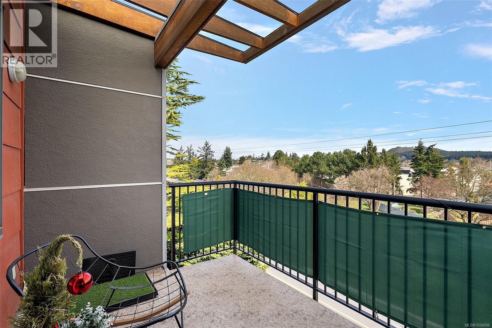 405 4040 Borden St, Saanich, British Columbia  V8X 2E9 - Photo 16 - 1036686