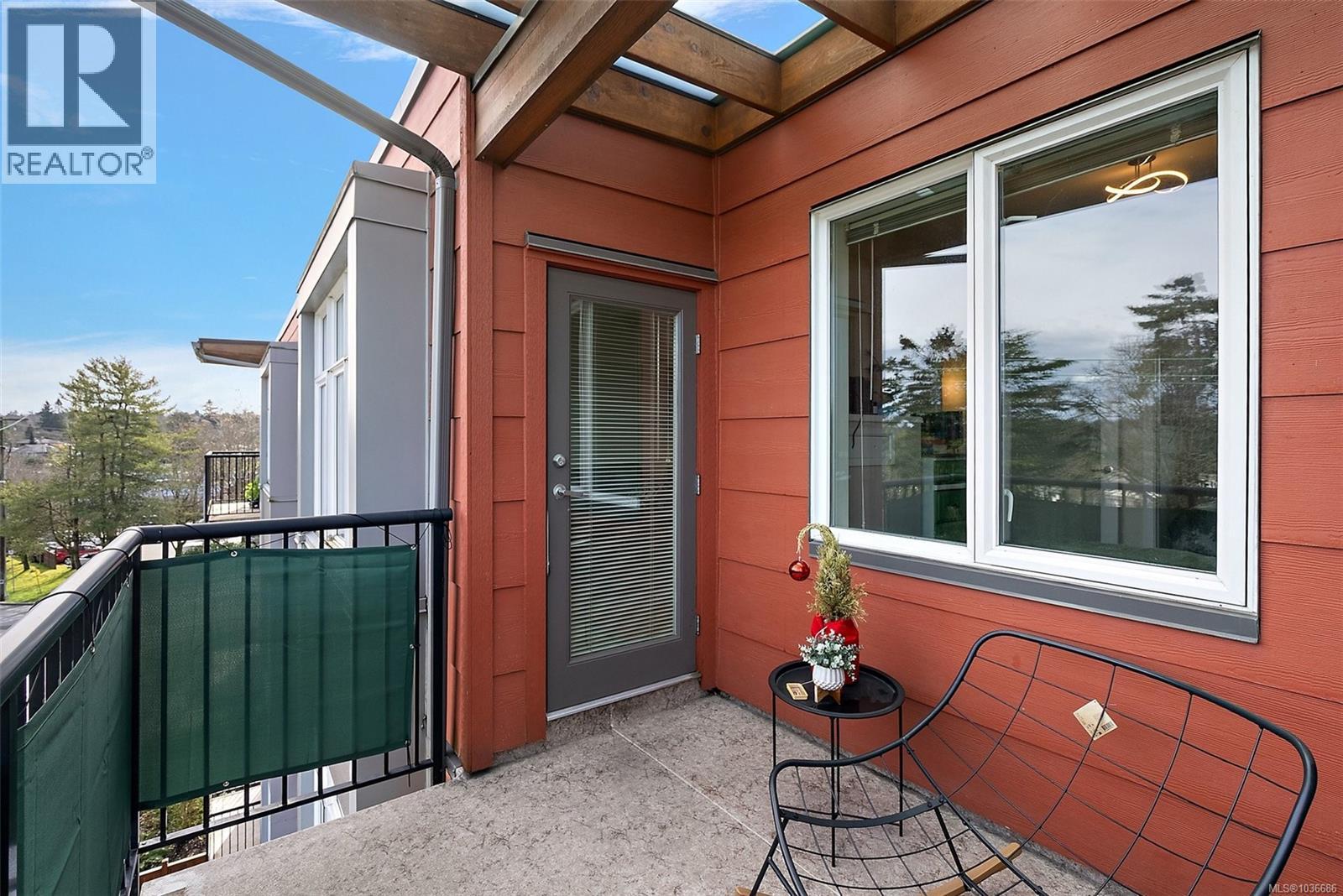 405 4040 Borden St, Saanich, British Columbia  V8X 2E9 - Photo 15 - 1036686