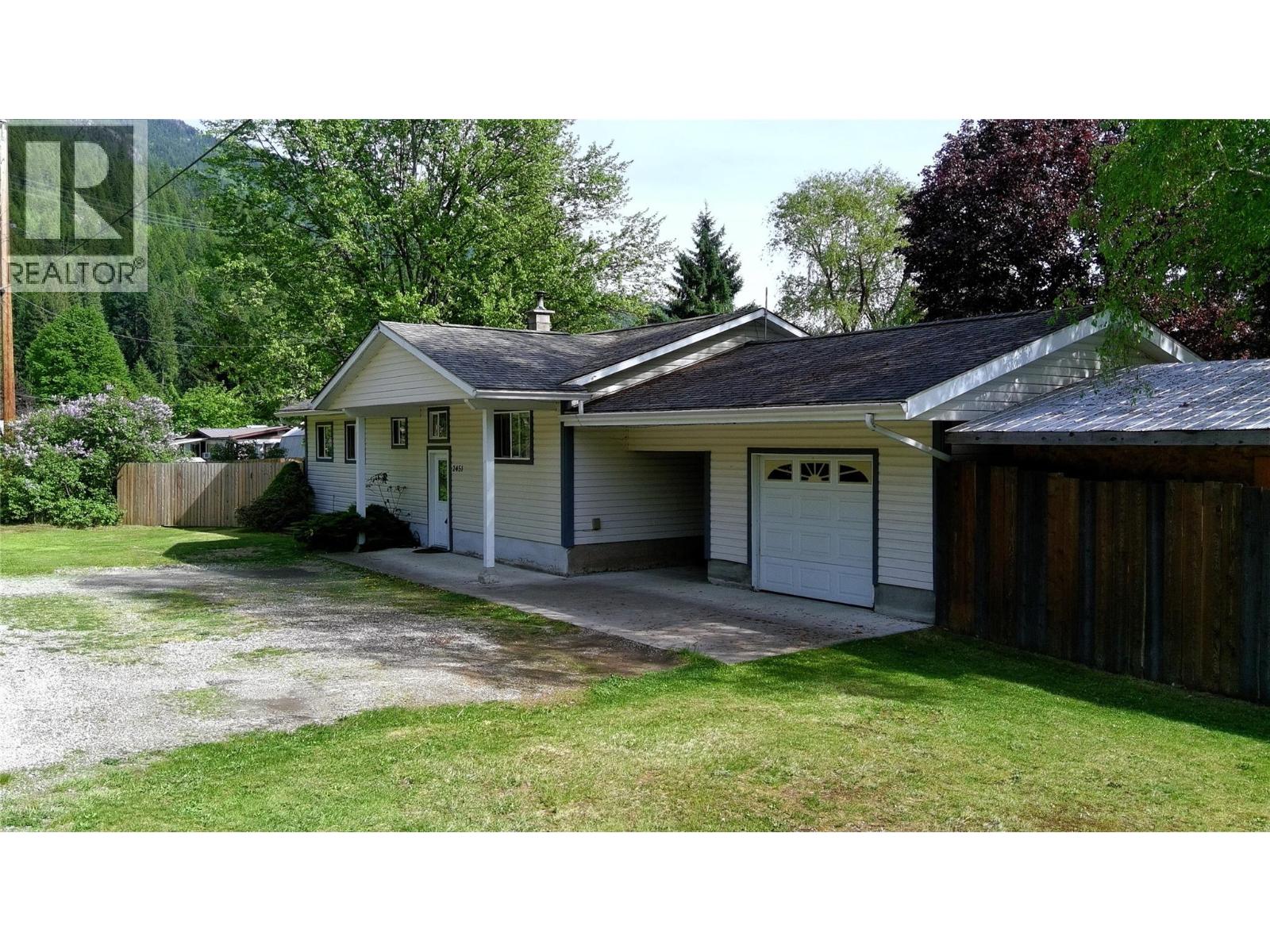 2451 CUNNINGHAM Road, Slocan Park, British Columbia