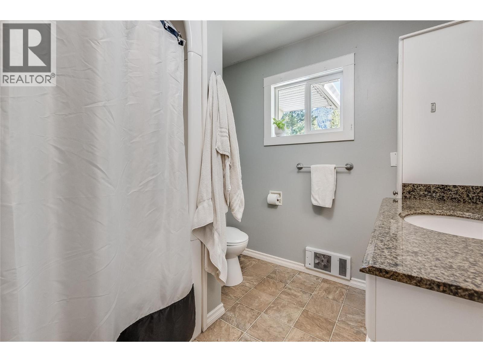 2451 Cunningham Road, Slocan Park, British Columbia  V0G 2E0 - Photo 17 - 10383257