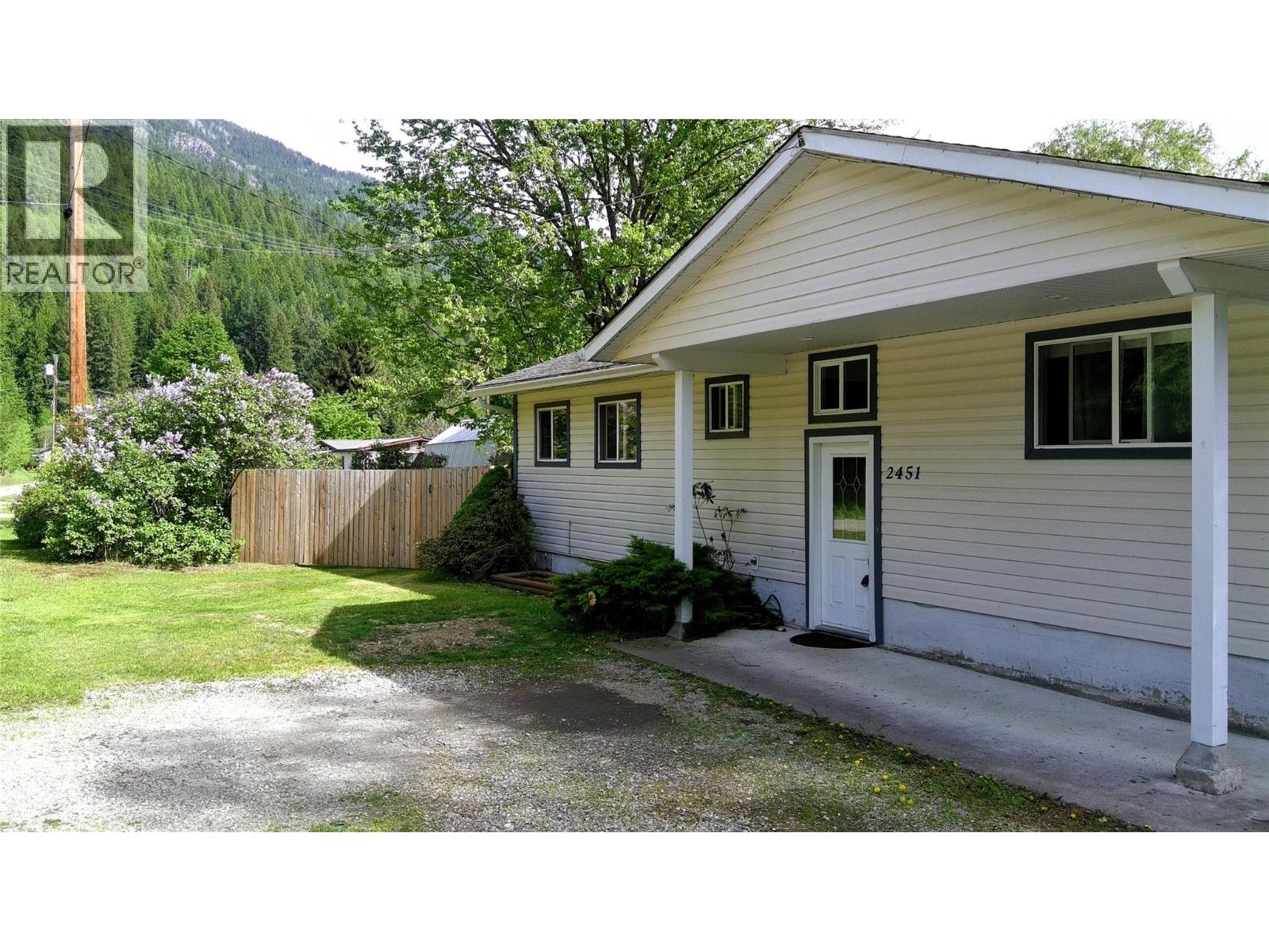 2451 Cunningham Road, Slocan Park, British Columbia  V0G 2E0 - Photo 3 - 10383257