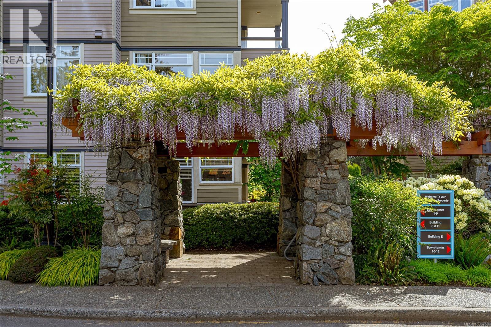 104d 1115 Craigflower Rd, Esquimalt, British Columbia V9A 7R1 - Photo 2 - 1036753